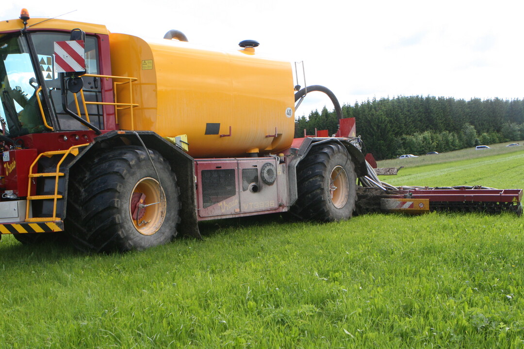 Ein neues DLG-Merkblatt informiert �ber die D�ngung von Wiesen und Weiden gem�� der neuen D�ngeverordnung. 