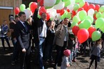 Zur Eröffnung der bundesweitern Aktion Tag des offenen Hofes stiegen zahlreiche bunte Luftballons in den Himmel.