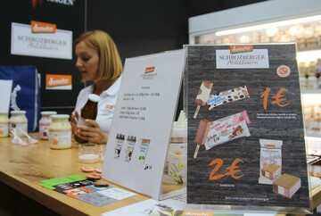 Die Molkerei Schrozberg hatte mit Eis und Joghurt die richtigen Milchprodukte frs Stuttgarter Publikum. 