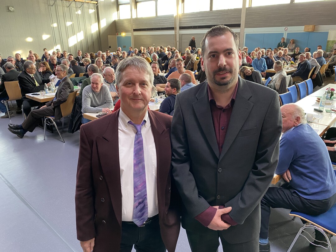 Der neue Vorsitzende Daniel Dengler mit Dr. Jrgen Flaig (l.) vom LTZ Augustenberg