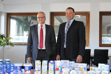 v. r. Omira Aufsichtsratsvorsitzender Erich Hrle und Generalbevollmchtigter Ralph Wonnemann
