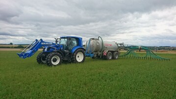 Winfried Vees testete den Methantraktor berwiegend bei der Glleausbringung.