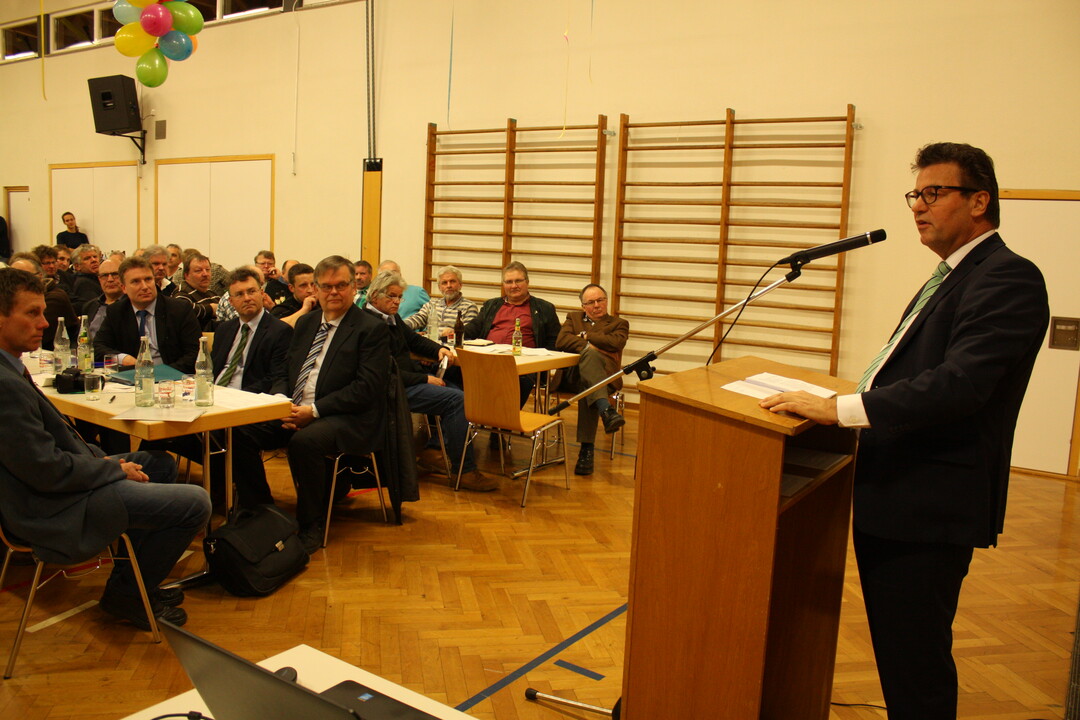 Vor den Mitgliedern des Bauernverbandes Neckar-Odenwald-Kreis kündigte Minister Hauk die Überprüfung der Gewässerrandstreifen und die Wiedereinführung des Vorverfahrens im Jagdrecht an. Zu welchen Änderungen dies tatsächlich führen wird, steht aber auf einem anderen Blatt.