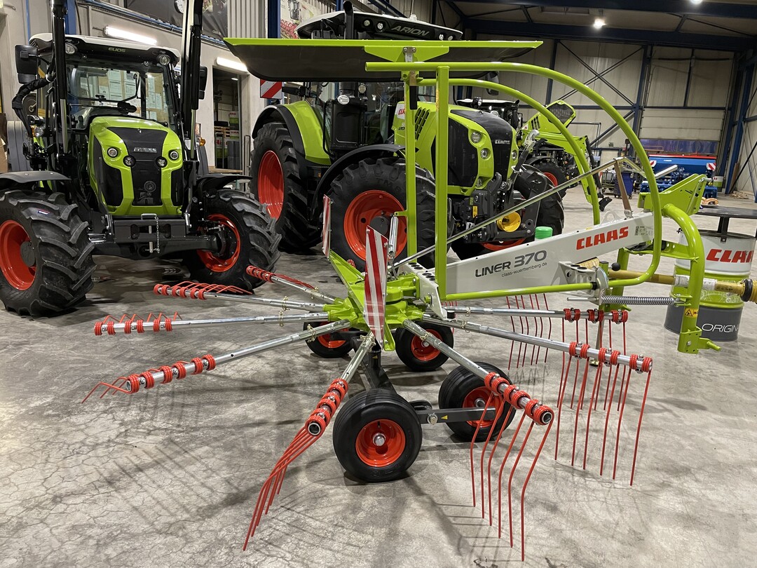 Der erste Preis ist ein CLAAS LINER 370. 