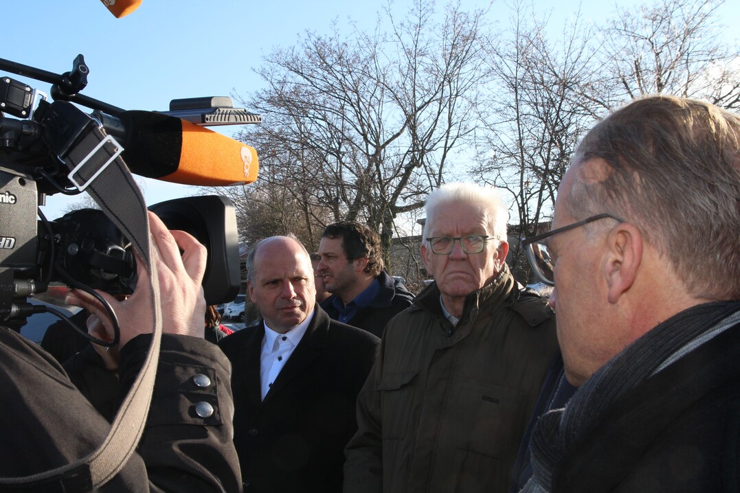 Bioland-Landesvorsitzender Marcus Arzt (r.) bringt sich ins Gespr�ch ein.