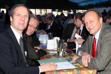 Die Bauernprsidenten Werner Schwarz aus Schleswig-Holstein (links) und Joachim Rukwied aus Baden-Wrttemberg beim Bauerntag der Ravensburger Oberschwabenschau.