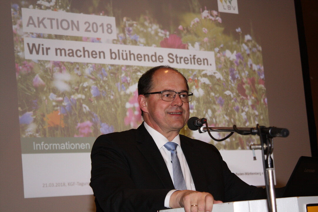 Geschftsfhrer Helmut Bleher bei seinem Geschfts- und Kassenbericht.