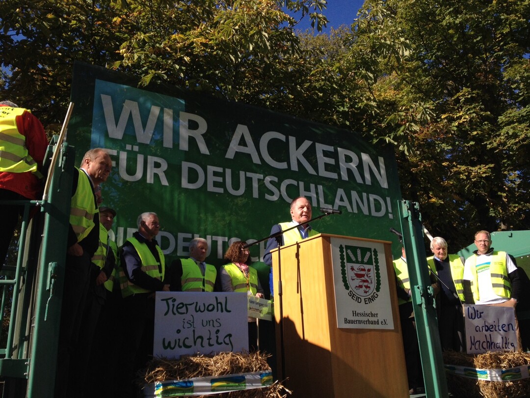 Prsident des Hessischen Bauernverbandes Friedhelm Schneider auf der Bauernkundgebung