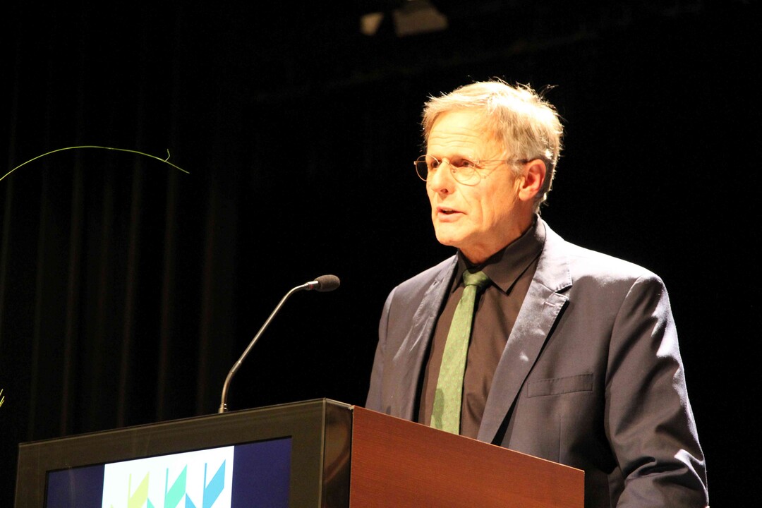 Gerhard Glaser, Kreisvorsitzender des Bauernverbands Biberach-Sigmaringen und Vizeprsident des Landesbauernverbands, sprach in seiner Erffnugnsrede aktuelle Themen an.