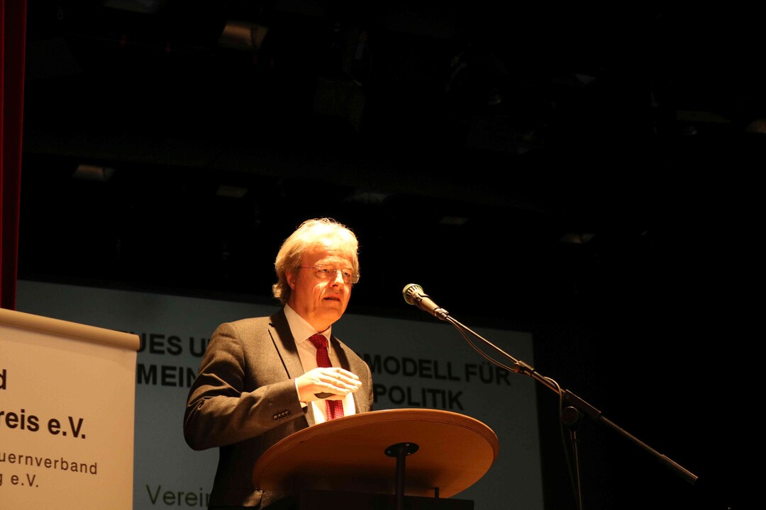 Vorschlge und Standpunkte der EU-Kommission zur GAP nach 2020 hatte Dr. Martin Scheele (Europische Kommission) im Gepck.