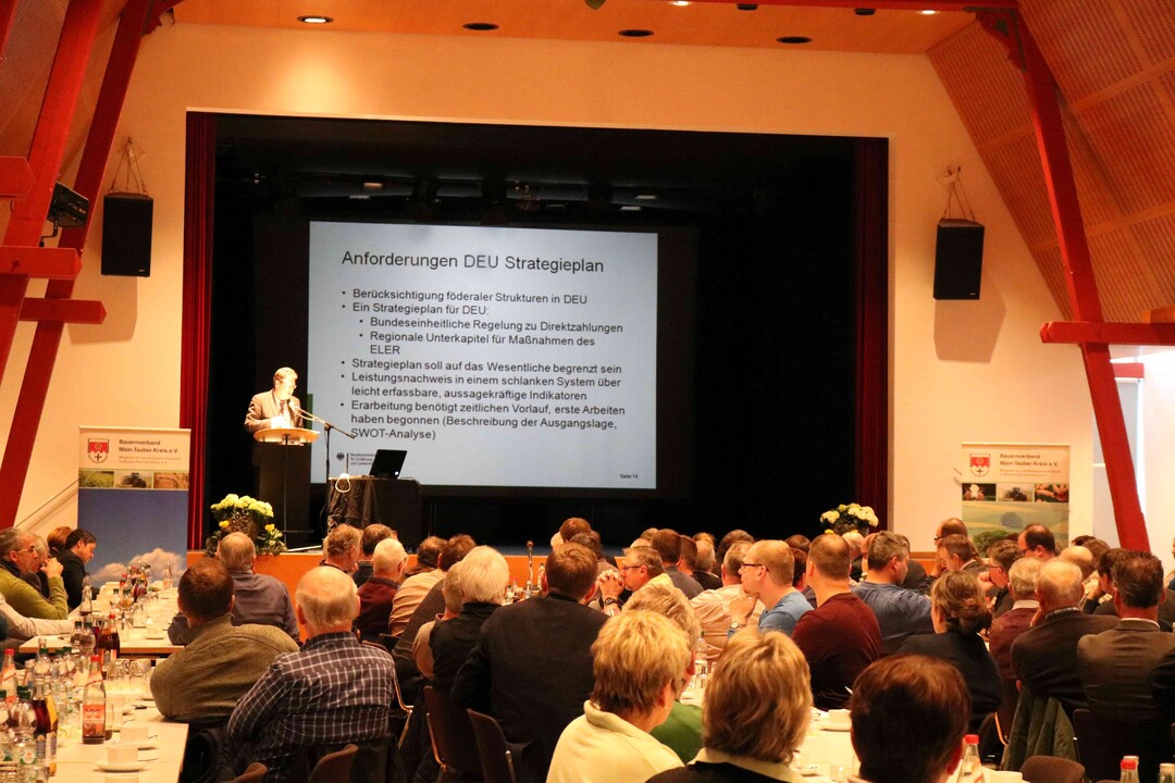 Gut gefllt war die "Alte Turnhalle" in Niederstetten.