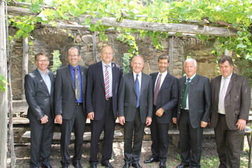 Sdtiroler Bauernbund-Direktor Rinner, Ritter, Rukwied, Tiefenthaler, Guidi, Auer und der Direktor des sterreichischen Bauernbundes Johannes Abentung