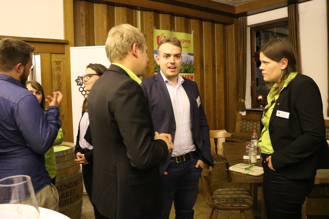 Parlamentarischer Abend der Landjugend - Anschließende offene Diskussion. (Von rechts) Peter Treiber, Valentin Abel und Anna Hollenbach.