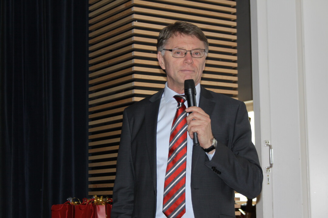 "Das Kraftfutter verdrngt das Grundfutter, erhht die Milchmenge", erluterte Dr. Martin Pries von der Landwirtschaftskammer Nordrhein-Westfalen.