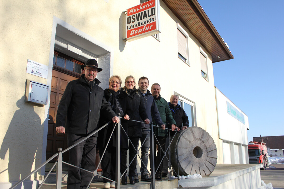 Im Bild v.l.n.r.: Wolfgang und Wilma Harsch, dann Anna-Lena und Daniel Reiser, Udo Stauß, Herbert Stauß.