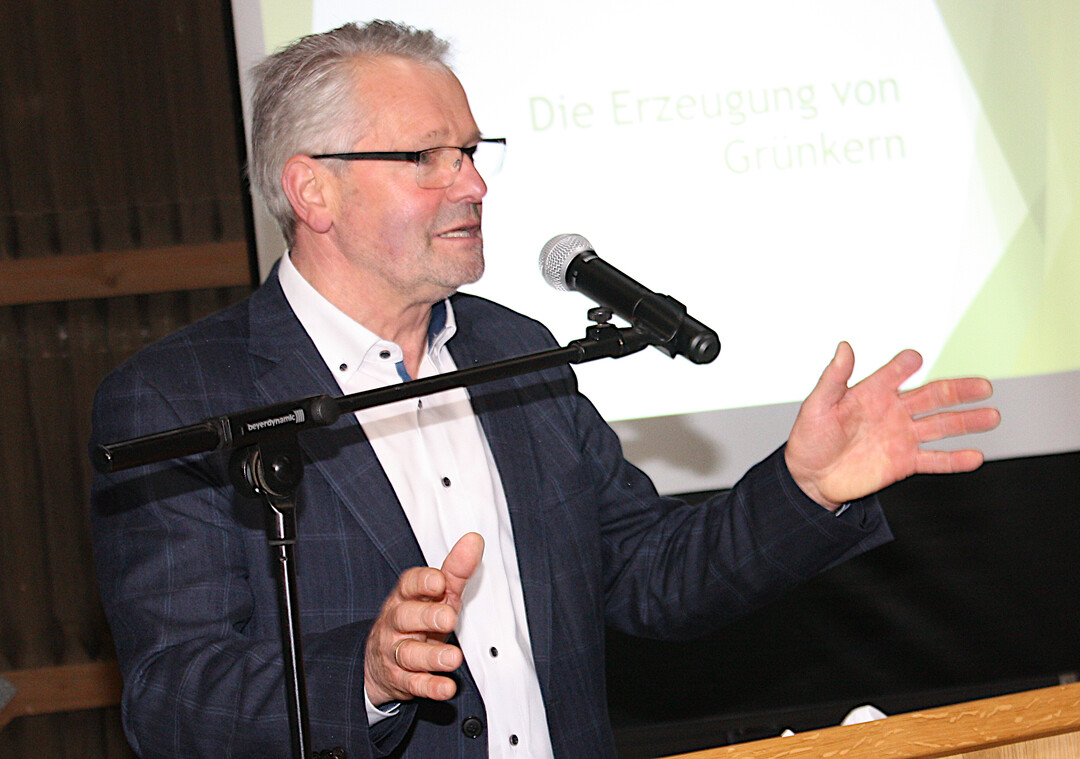 Alois Gerig fhrte durch das Besuchsprogramm der Ministerin und stellte ihr die Teilnehmer vor. 