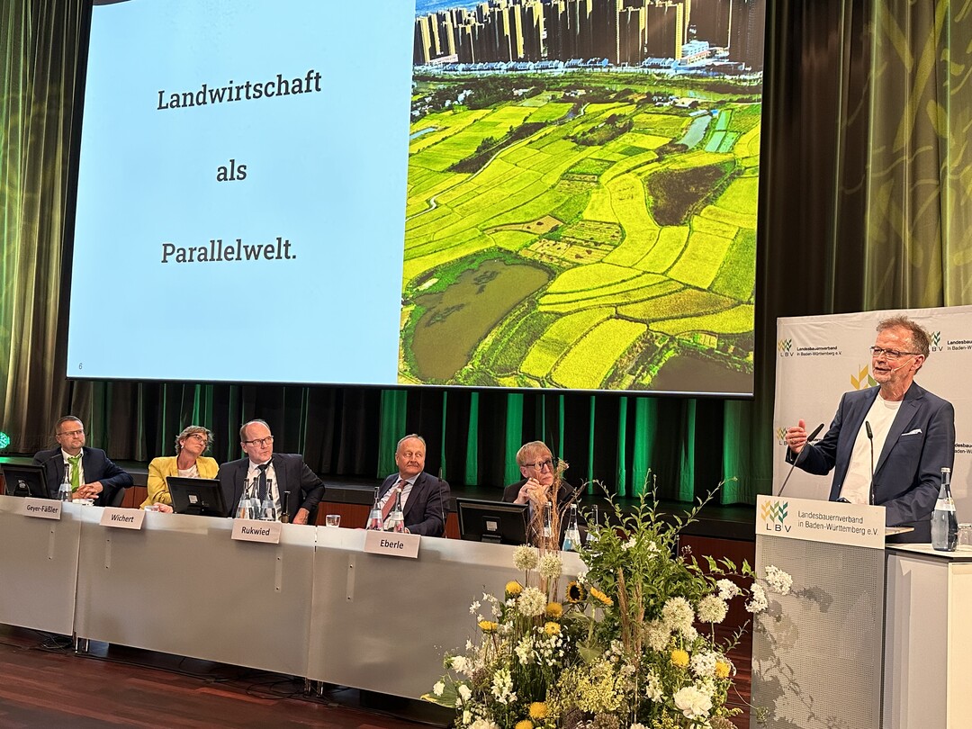 Jens Lnneker von der Agentur Rheingold Salon und das Prsidium des Landesbauernverbandes in Baden-Wrttemberg