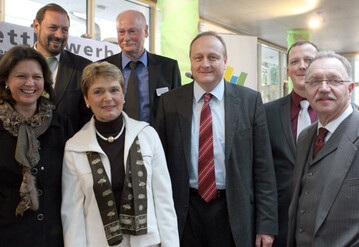 Erffneten den Berufswettkampf: (v. l.) Bundeslandwirtschaftsministerin Ilse Aigner, Landrat Heinz Seiffert, Staatssekretrin Friedlinde Gurr-Hirsch, Schulleister Lothar Beck, LBV-Prsident Joachim Rukwied, der Vorsitzende der Landjugend Wrttemberg-Hohenzollern Ulrich Braig und der Prsident des Deutschen Bauernverbandes Gerd Sonnleitner.