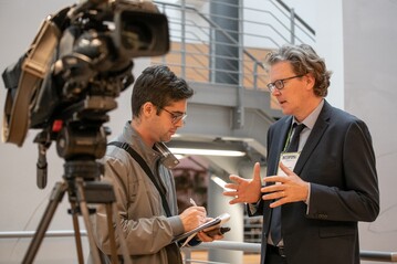 Coronabedingt findet die Interpoma und mit ihr der Apfelkongress unter neuen Vorzeichen statt. Die Vortragsveranstaltung, die sich über zwei Vormittage erstreckt, kann sowohl vor als auch online verfolgt werden.