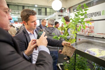 Die zehnte Auflage der Interpoma in Bozen war ein voller Erfolg. Die Messe zieht immer mehr internationales Publikum an. 