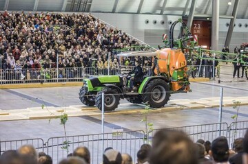 Zweimal t�glich finden die beliebten Maschinenvorf�hrungen auf der Intervitis Interfructa Hortitechnica statt.