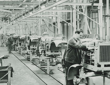 John Deere Werke Mannheim, Montagelinie in den 1960er Jahren.