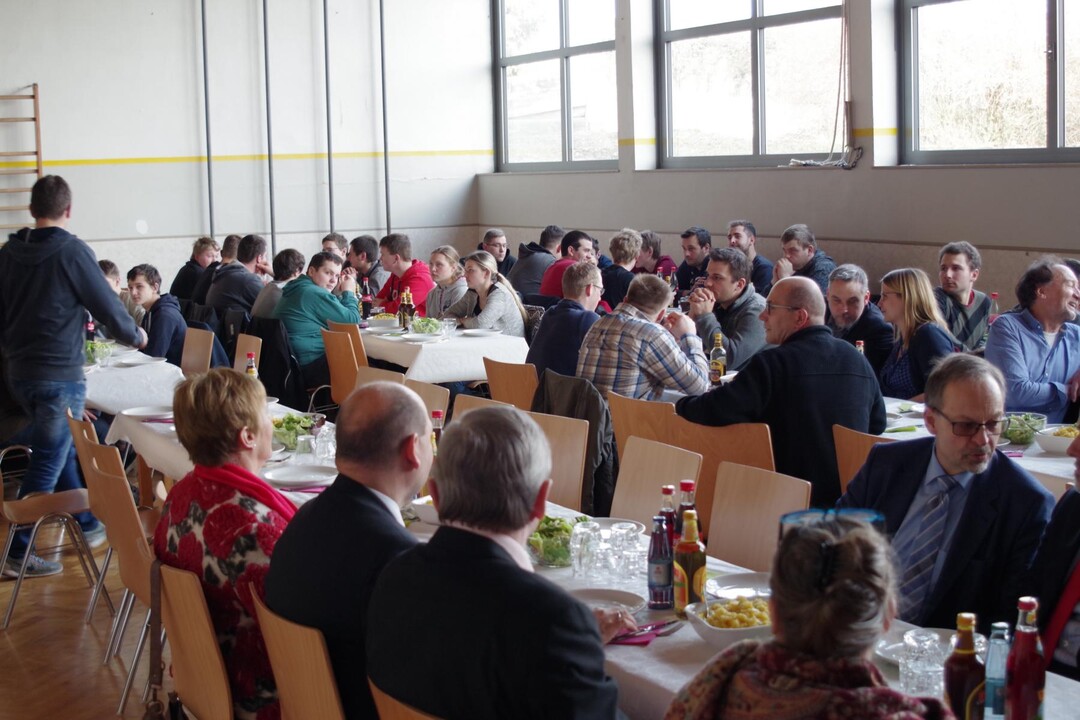 Nach dem Wettbewerb verlieh die Landjugend Wrttemberg-Baden in der Sporthalle Triensbach Preise.