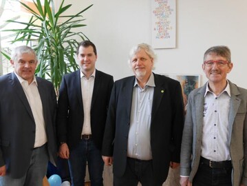 Gastgeber und Gste in Eislingen (von links): Kreisvorsitzender und MdB Hermann Frber; Simon Weienfels, CDU; Eckhart Klein, Bndnis 90/Die Grnen; Martin Kaess, FDP.