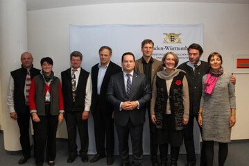 Norbert und Margret Beck, Hubert Stolz, LBV-Vizeprsident Gerhard Glaser, Minister Alexander Bonde, Christoph Trtken und Ehefrau Birgit Strohmeier sowie Joachim Schneider mit Ehefrau Susanne