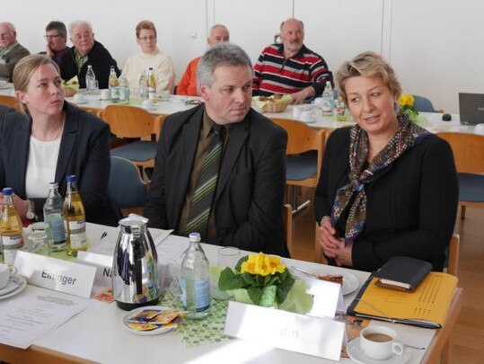 Geschftsfhrerin Miriam Schumacher und Vorsitzender Siegfried Ngele vom Kreisbauernverband Esslingen, Regionaldirektorin Dr. Nicola Schelling (rechts)