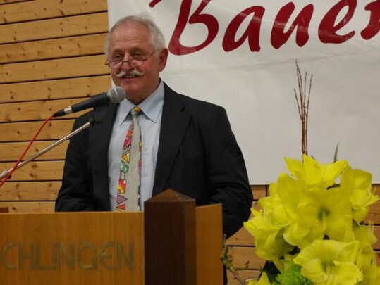 Vorsitzender Anton Weber bei der Erffnung
