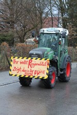 Schlepperparade mit rund 300 Fahrzeugen