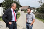 LBV-Präsident Rukwied im Gespräch mit Landwirt Schwarz
