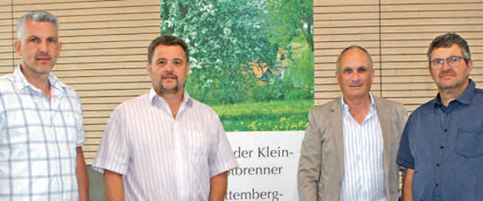 Setzen sich fr die Belange 
der Obst- und Kleinbrenner 
ein (v. l.): Joachim Drr und 
Andreas Metzler vom Landesverband, Gerald Erdrich, 
Geschftsfhrer des Bundesverbandes und Hermann 
Stoppel-Heumesser ebenfalls vom Landesverband.
