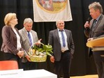 Dank und regionale Spezialitäten aus dem Schwarzwald für die Ministerin aus Berlin