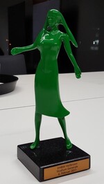 Das "Käthchen in Grün" als Dankeschön an den Gastredner.