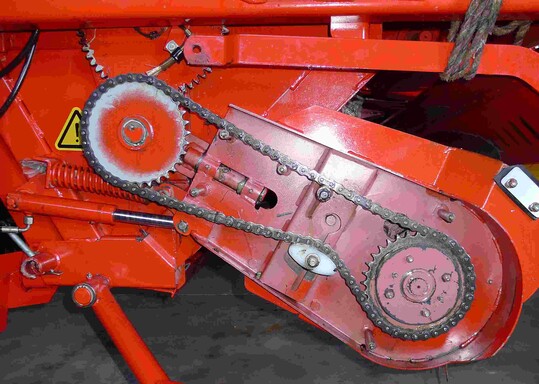 Kettenantriebe sind langlebig, sofern sie regelm��ig geschmiert werden und die Kettenspannung stimmt.