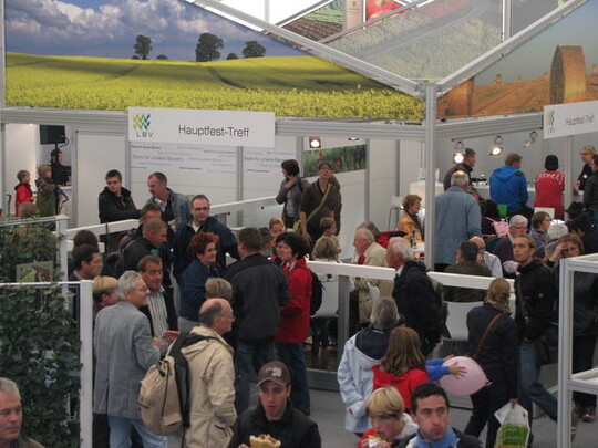 LBV-Hauptfest-Treff: Am ersten LWH-Sonntag kamen viele Besucher zum Gesprch.
