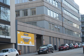 An der LBV-Geschftsstelle in der Stuttgarter Olgastrae hngt ein bergroes Plakat.