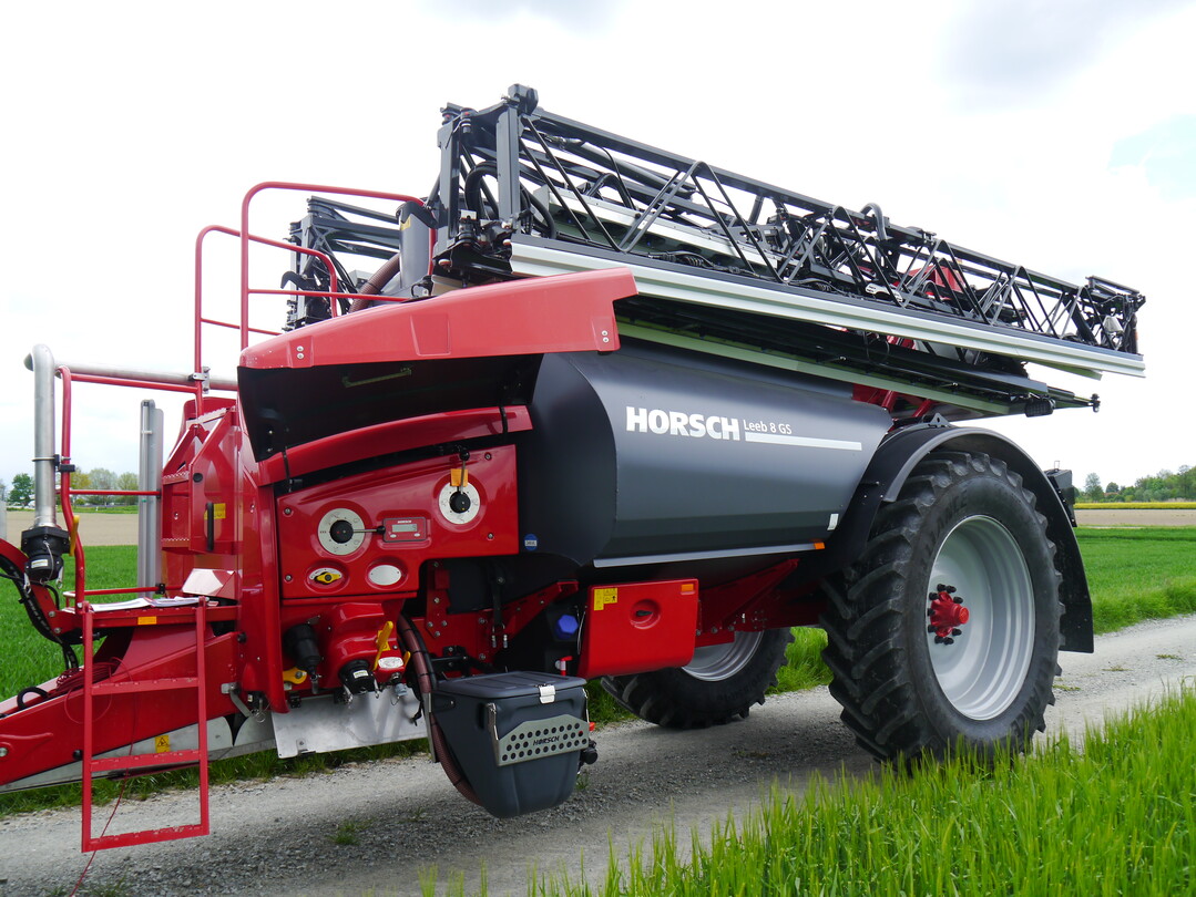 Die neue Generation der Pflanzenschutztechnik mit Edelstahltank.