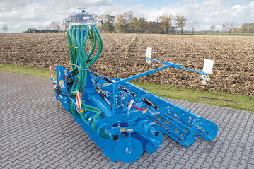  Die Lemken Kurzscheibenegge ist knftig mit einem Glle-Exaktverteiler kombinierbar. 