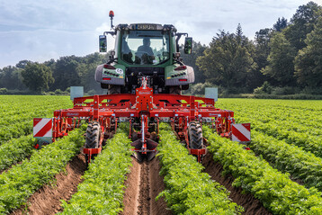 Mechanische Unkrautbekmpfung ist nun bei Lemken auch in Kartoffeln und Mhren mglich.