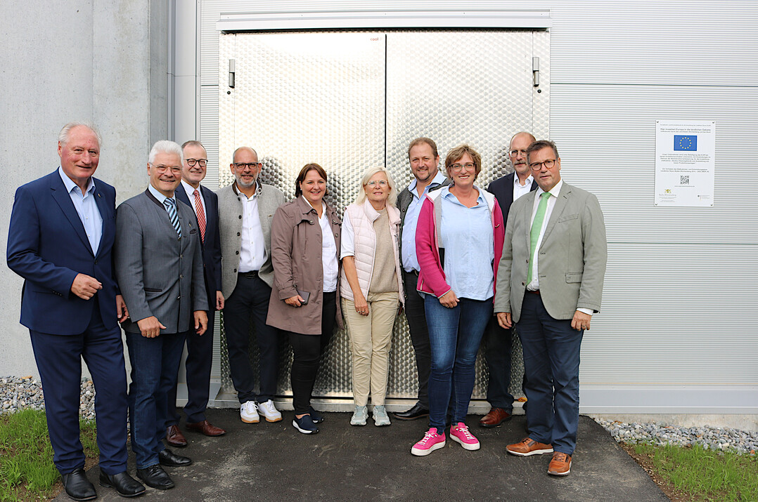 Gute Stimmung bei der Einweihung mit Agrarminister Peter Hauk (rechts) und Dr. Roman Glaser (3.v. l.), Prsident des Baden-Wrttembergischen Genossenschaftsverbands (BWGV).