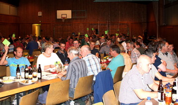 Gute Stimmung auf der Generalversammlung am 5. September 2018 in Leupolz. Die Kserei hat das Jahr 2017 zufriedenstellend abgeschlossen und ist auch aktuell gut ausgelastet. 