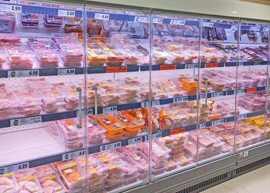 Aldi, Lidl und Co. konnten zuletzt mehr Fleisch- und Wurstwaren verkaufen.