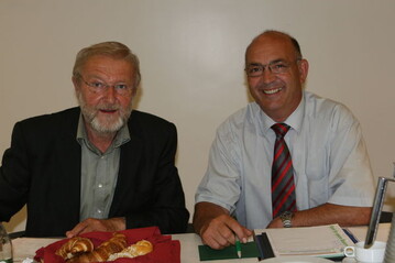 Im Austausch: Bei der LVEO-Vorstandssitzung in Stuttgart erluterte SPD-Landtagsabgeordneter Alfred Winkler (l.) seine Position zur Landwirtschaftspolitik. Hier im Gesprch mit LVEO-Prsident Franz Josef Mller. 