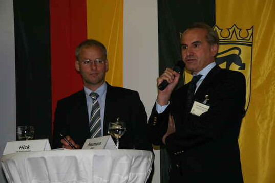 Heinrich Hick, Kabinettsmitglied von EU-Energiekommissar Gnther Oettinger (links) und Clemens Neumann, Bundesministerium fr Ernhrung, Landwirtschaft und Verbraucherschutz