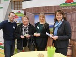 Am Stand der Schwarzwaldmilch beim "Markt der Möglichkeiten": Landfrauen-Präsidentin Juliane Vees (rechts).