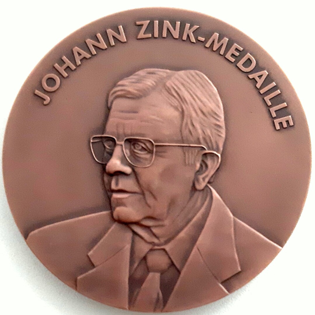 Die Ehrenmedaille des Verbandes in Errinnerung an Johann Zink, den Begrnder des Schweinezuchtverbandes (SZV). 