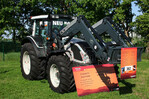 70.000 Euro brachte der Valtra N113, auf dem während der letzten Agritechnica über 6.400 Besucher ihre Spuren hinterlassen haben